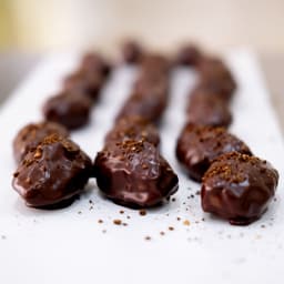 Chocolate, coffee and pistachio dates - Kaicao & Hola Coffee - thumbnail 5