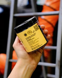 Hola Coffee and La Castanya - Colombia Felipe Restrepo - thumbnail 3